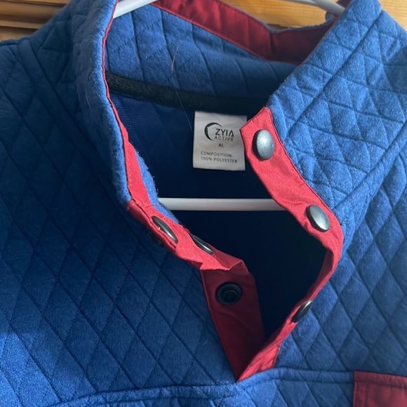 Navy Blue Quilted Women's Top with Red Accents - Picture 2 of 3